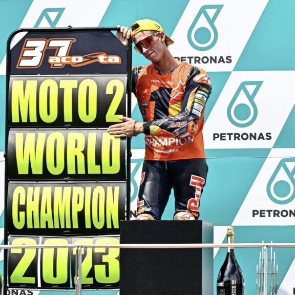 Pedro Acosta est devenu champion du monde Moto2