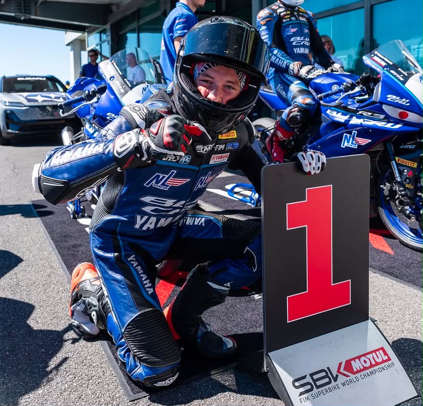 Roméo Moneyron célèbre sa pole en R3 BLU CRU World Cup